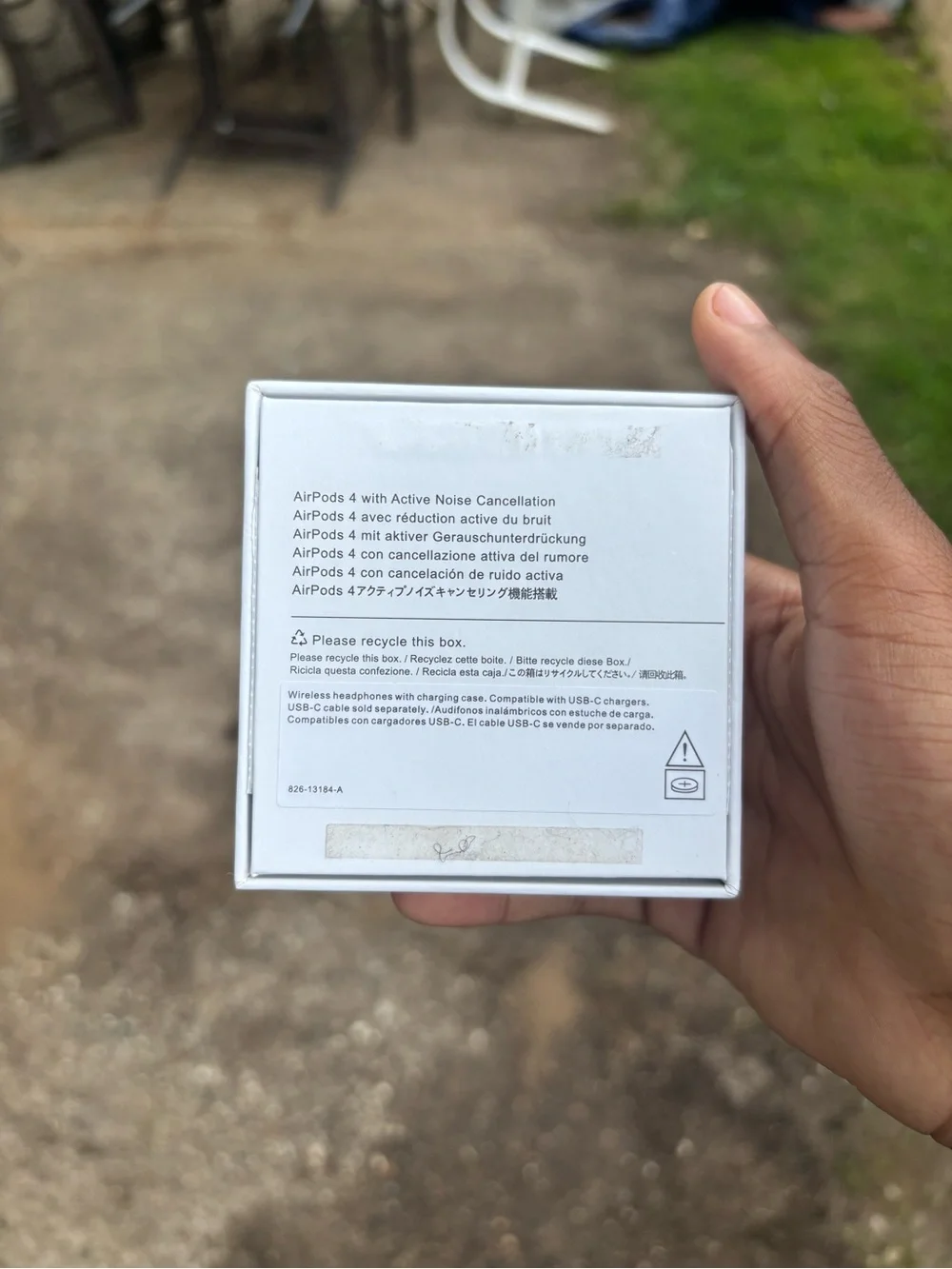 Apple Wireless Earbuds in White Box - White